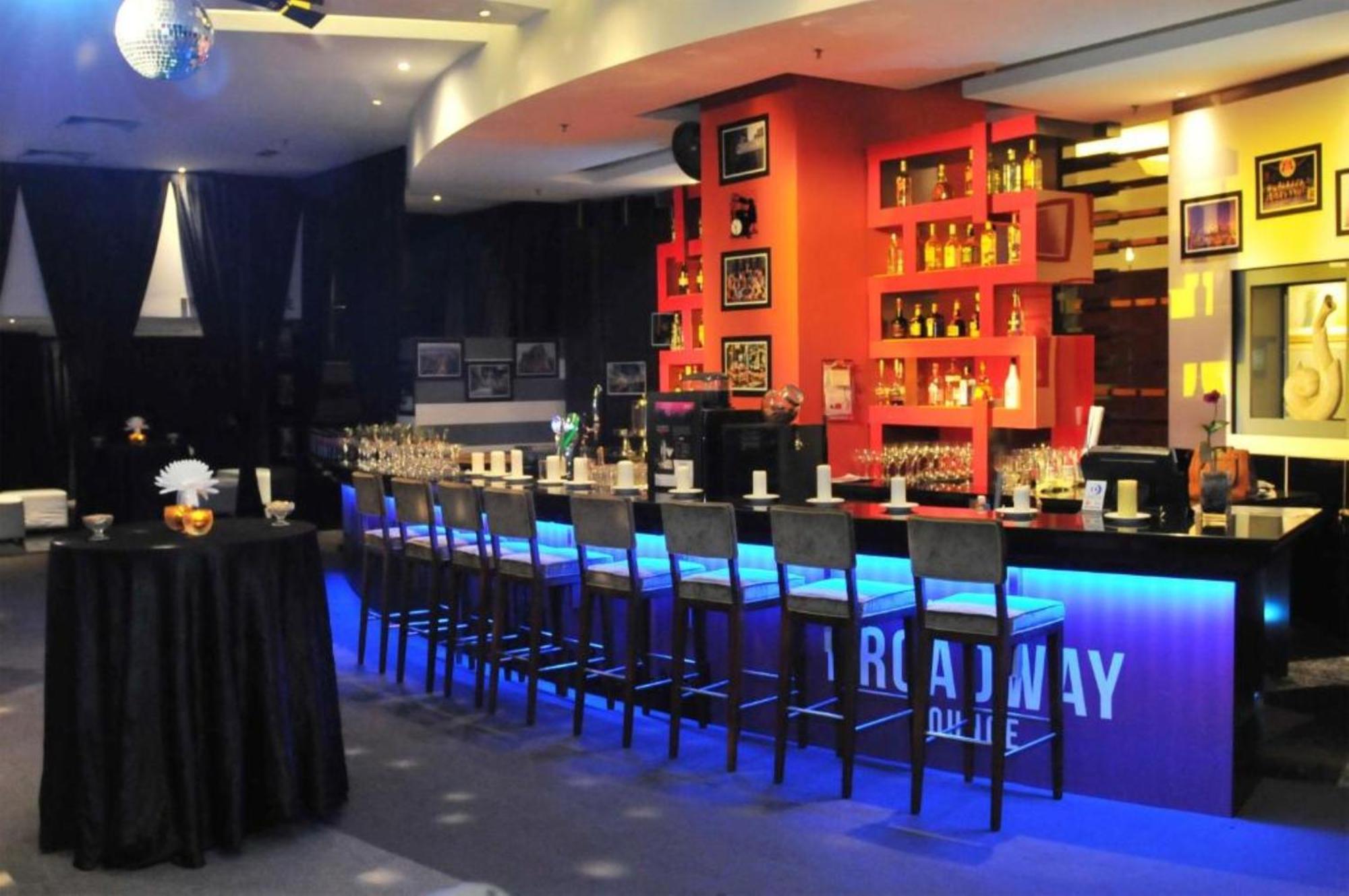 Apartment East At Times Square Kl *